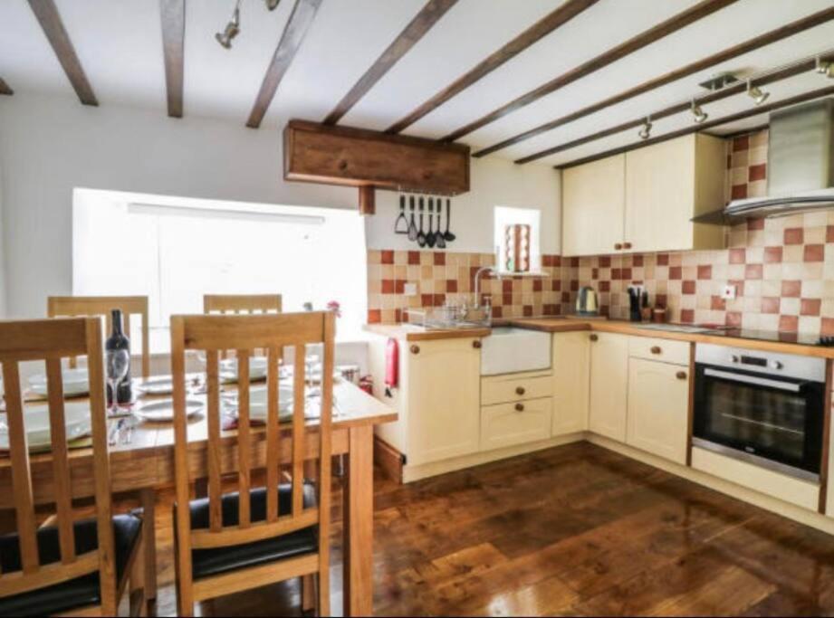 Church Gate Cottage - Bridestowe المظهر الخارجي الصورة