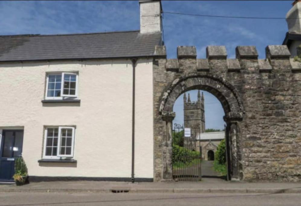 Church Gate Cottage - Bridestowe المظهر الخارجي الصورة